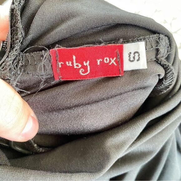 RUBY ROX | Bodycon Rouched Midi Dress - Picture 9 of 9